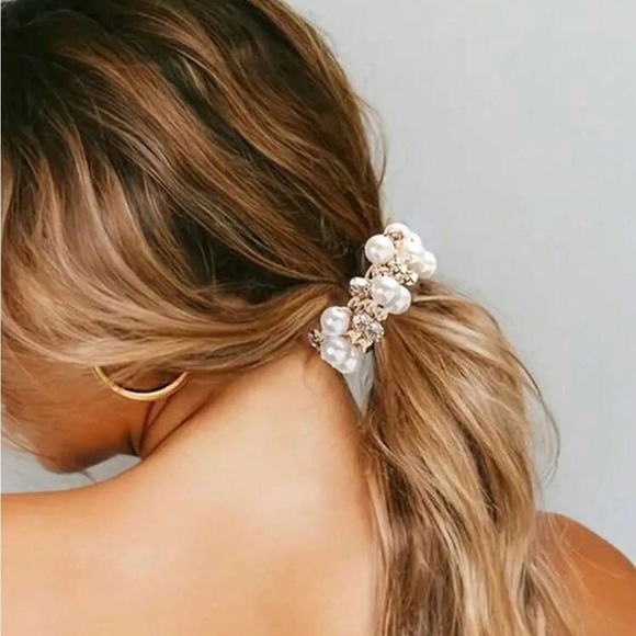 ☘️☘️☘️Set of 3 elegant elastic hair ties.☘️☘️☘️ - Picture 2 of 6